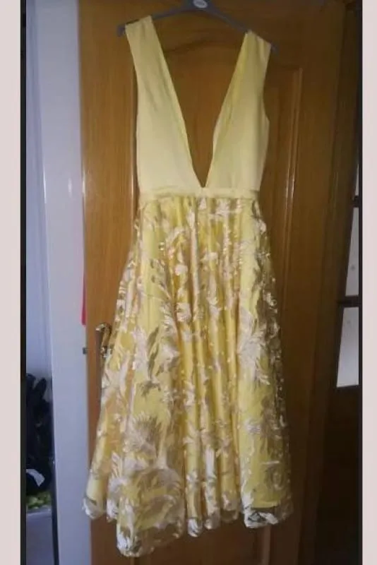 A-line Deep Neck Sleeveless Tea-Length Prom with V Back Lace Homecoming Dress