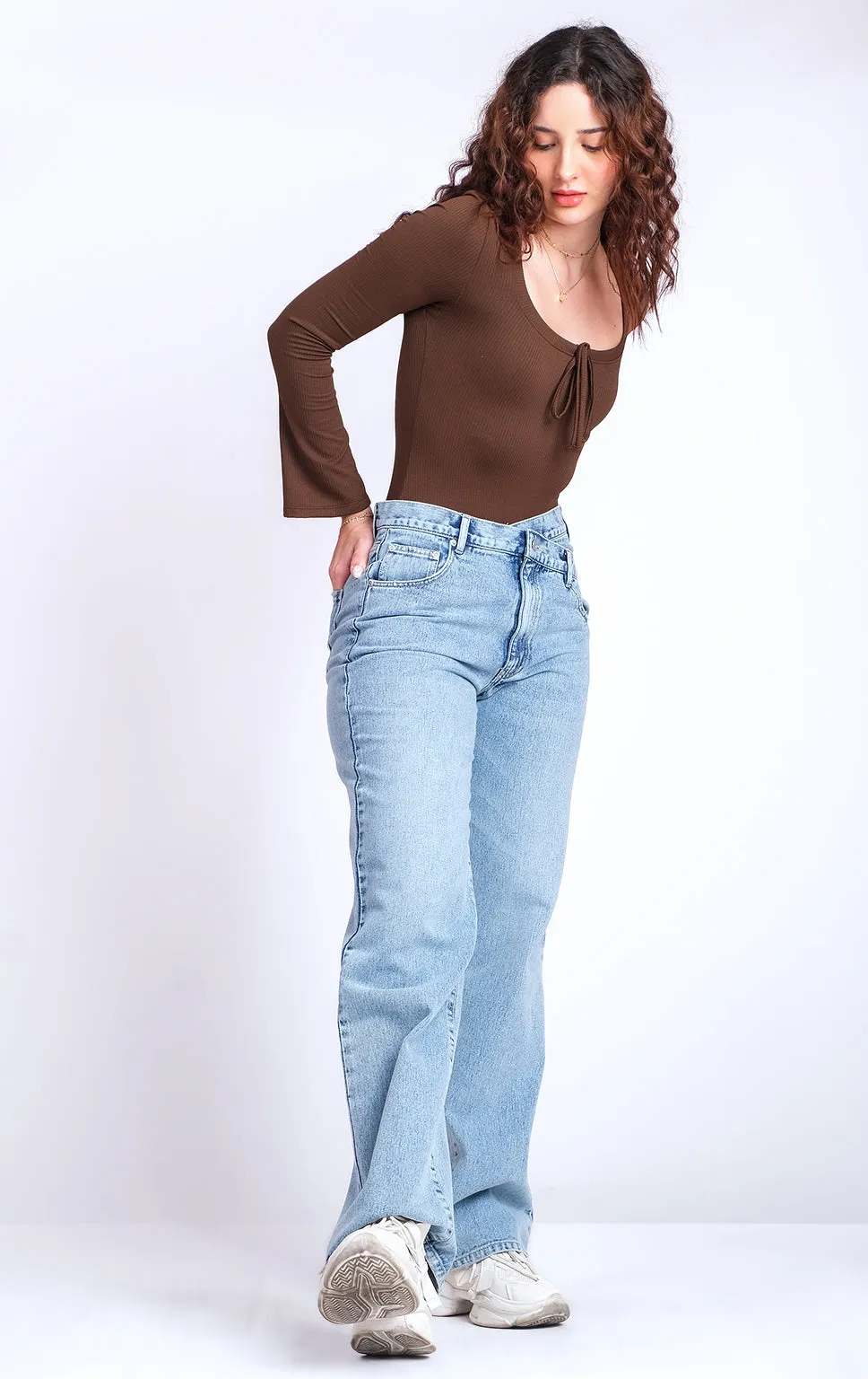 BROWN LONG SLEEVE BODYSUIT WITH RIBBON