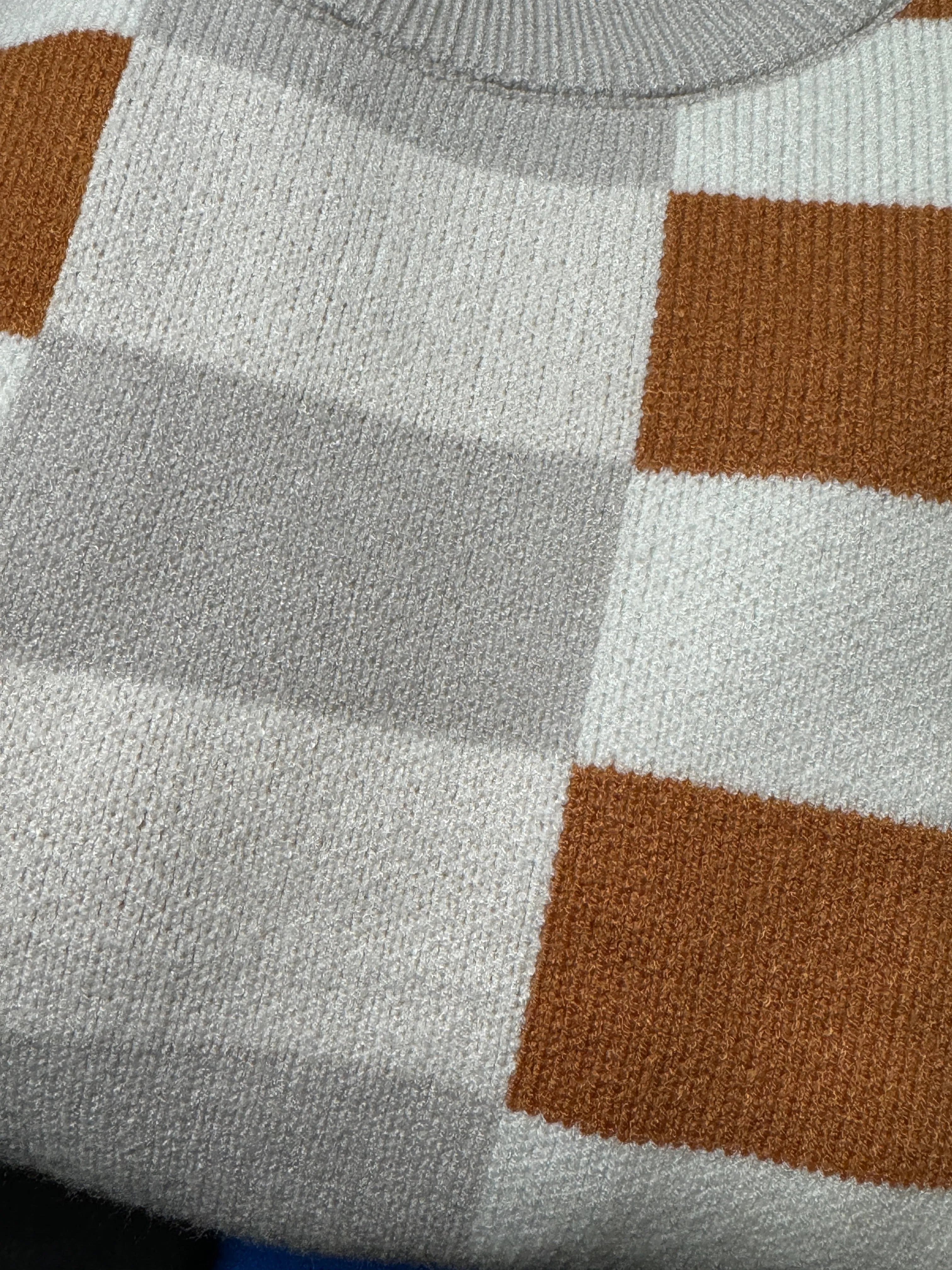 Daise Super Soft Checkered Sweater