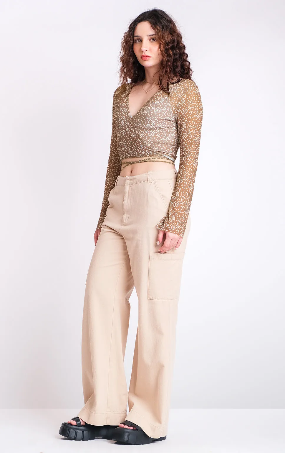 FLORAL CROPPED WRAP TOP