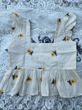 SLEEVELESS TOP WITH FLORAL EMBROIDERY